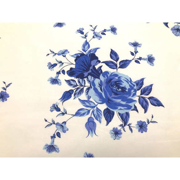 Baumwollstoff - blaue Rosen auf weißem Hintergrund